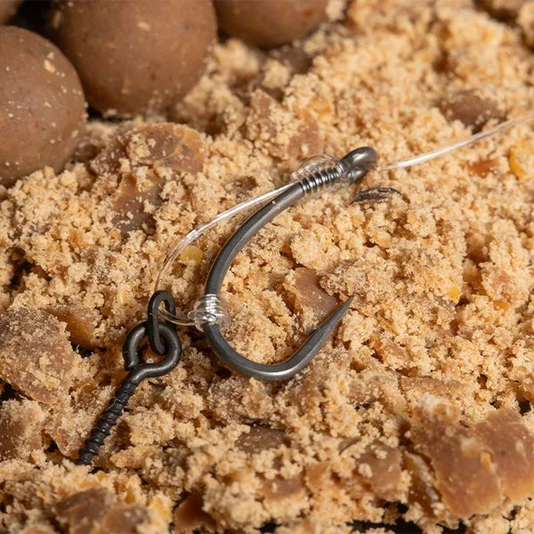 Nash Fluorocarbon D-Rig 8 s očkom, s ostňom Predviazaný Háčik